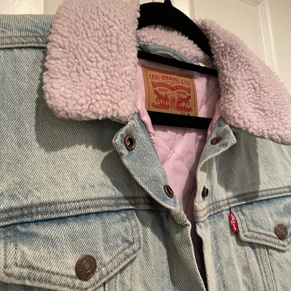 Levi’s - SHERPA TRUCKER JEAN JACKET